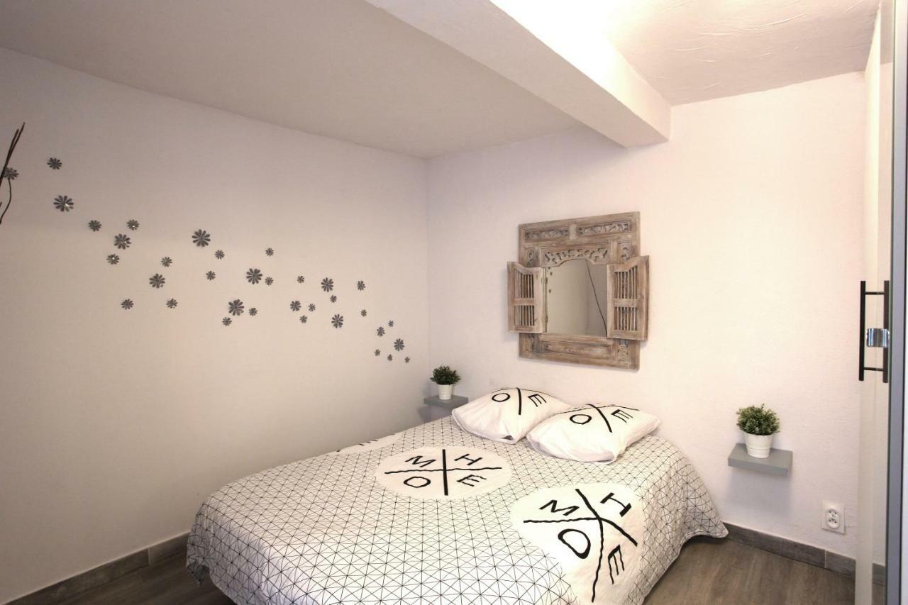 Gregbnb - T2 Ancien Et Moderne - Parking Inclus - 15min Gare Apartment