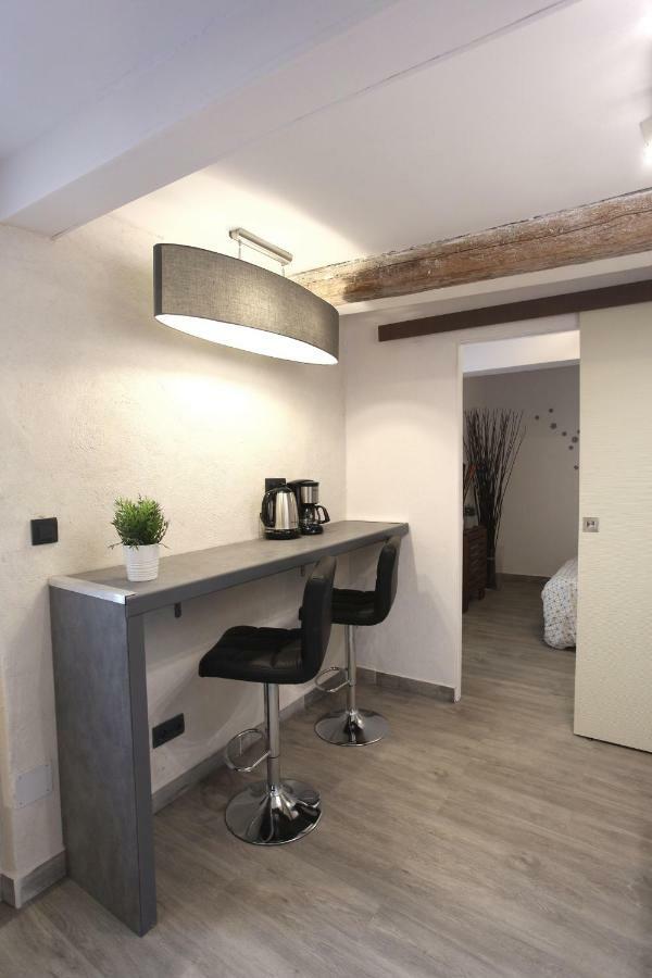 Gregbnb - T2 Ancien Et Moderne - Parking Inclus - 15min Gare * Toulon